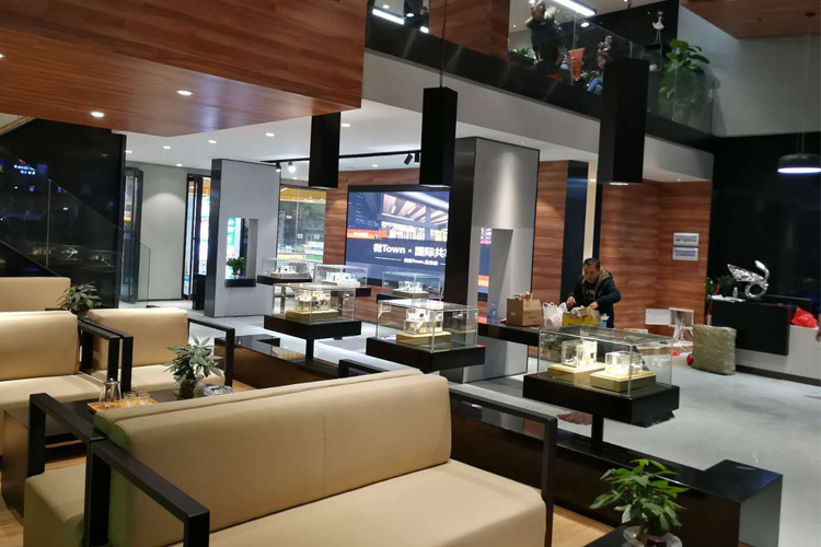 米黃色洽談沙發