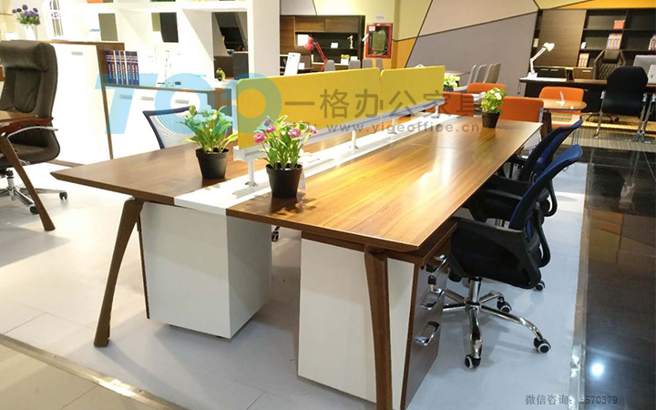 可移動的屏風卡位板.JPG 可移動的屏風卡位板.JPG