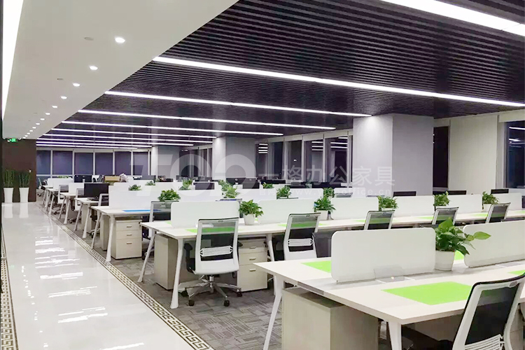 職員辦公區(qū).jpg 職員辦公區(qū).jpg