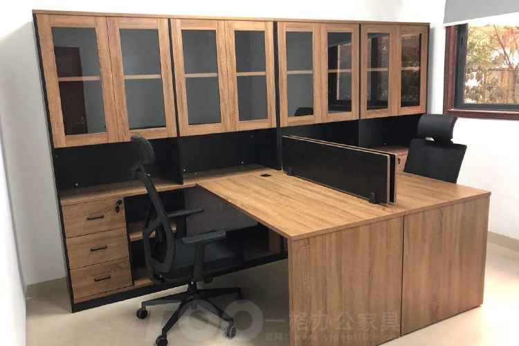 領(lǐng)導(dǎo)辦公室定制產(chǎn)品，根據(jù)甲方的需求，設(shè)計(jì)畫平面圖， 效果圖， 在與甲方確定顏色下單制作安裝.jpg