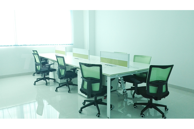 屏風卡位.jpg 屏風卡位.jpg