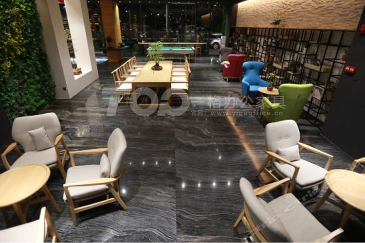 根據(jù)的采購需求， 為他推薦 美觀的家具  設(shè)計(jì)合理擺放圖.jpg